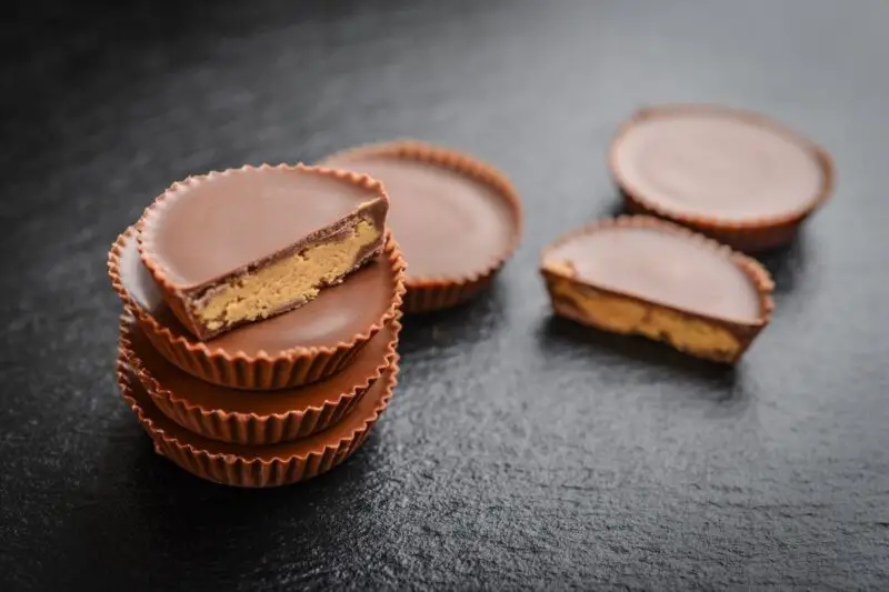 Chocolate Peanut Butter Keto Cups