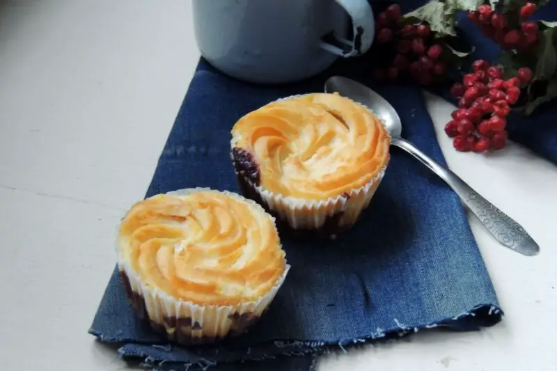 Keto Cheesecake Cupcakes