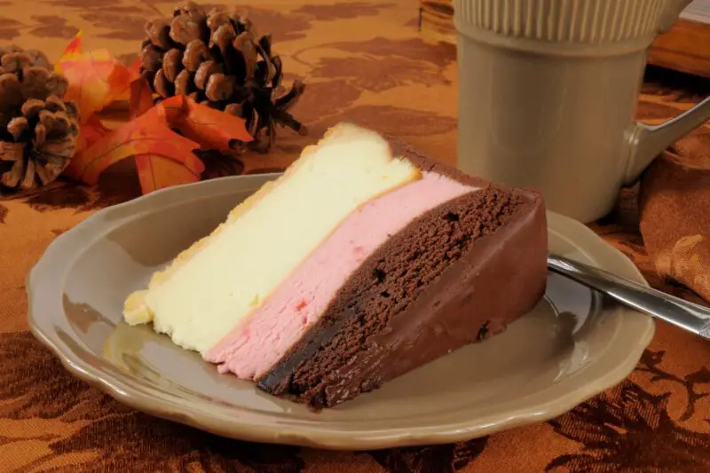 Neapolitan Cheesecake